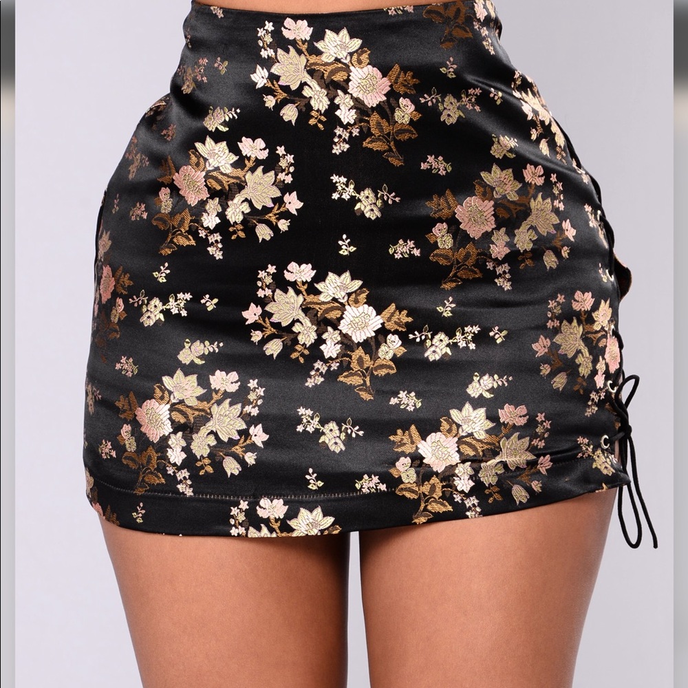 Fashion nova black floral satin skirt✨